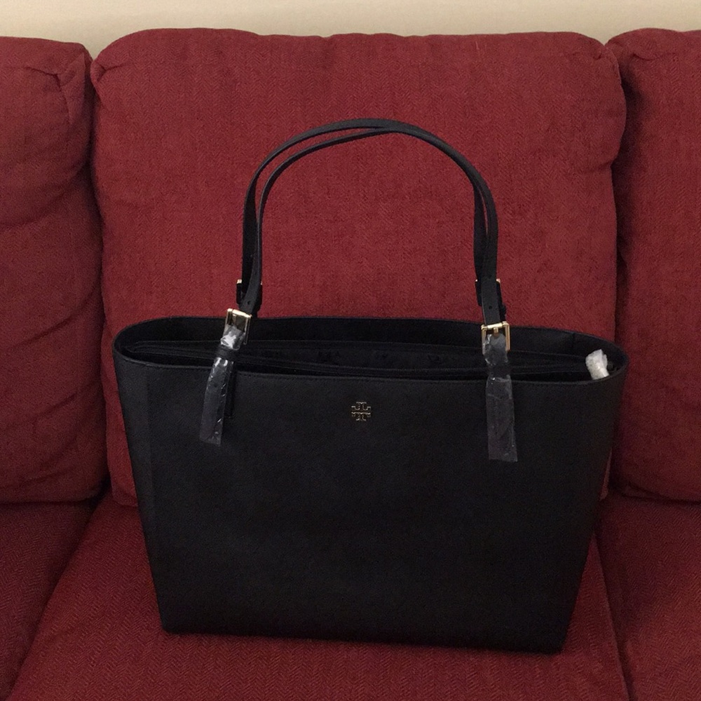 SOLD 😊NEW TORY BURCH YORK  Leather Tote in Black - Picture 2 of 5